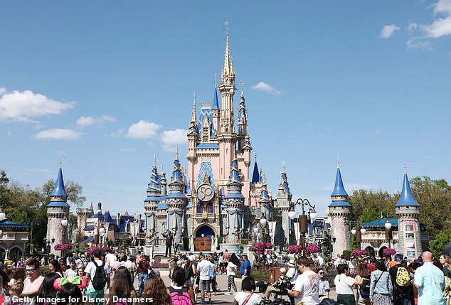Disney World is offering $100 gift cards to anyone who buys a new Annual Pass for a limited time