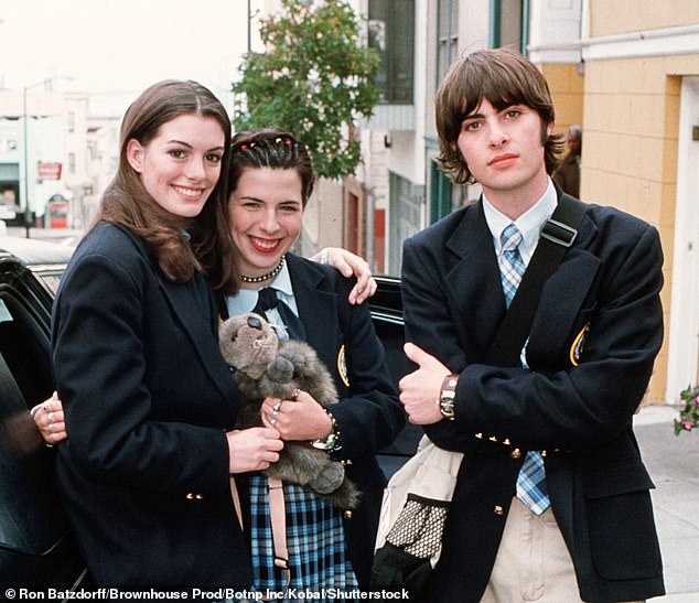 Robert shot to fame in 2001 after starring as Michael Moscovitz in the 2001 film The Princess Diaries. He's also known as the lead vocalist of the rock/pop band Rooney