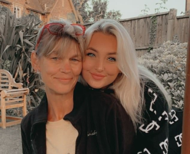 From her early 20s, Paige started regularly using sunbeds in order to get a year-round tan ¿ so regularly that Debbie suggested she was overdoing it