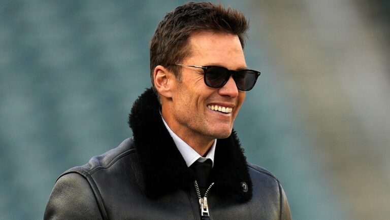 GettyImages-2193579527 Tom Brady Sunglasses