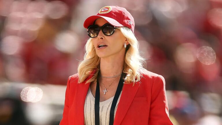 Tavia Hunt Wife of Chiefs Owner Clark Hunt Had to Take Walk of Shame