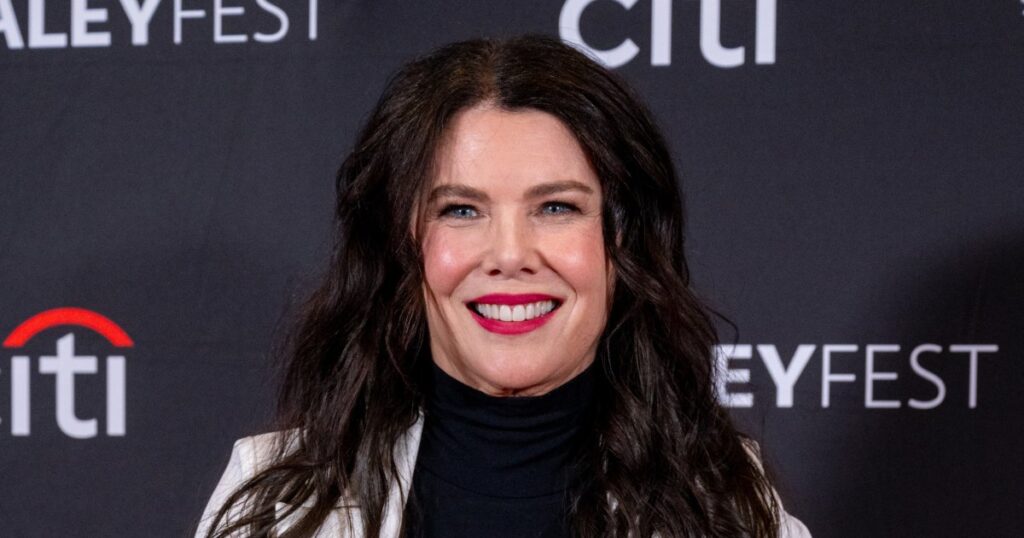 Lauren Graham’s New GRWM Makeup Video Is Extremely Lorelai Gilmore Coded