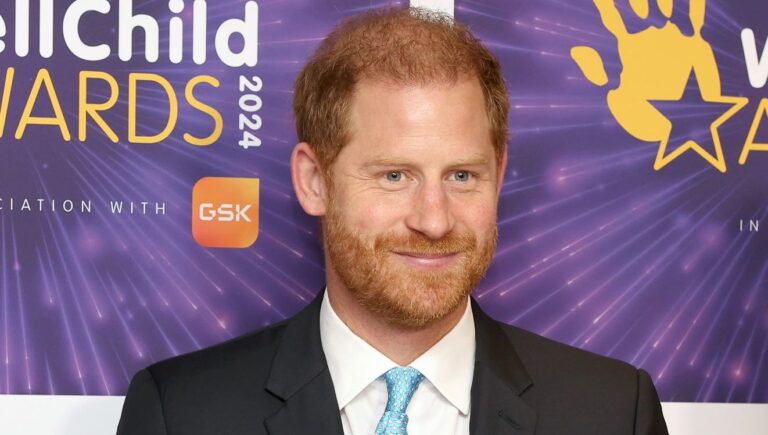 prince harry makes surprise appearance at tillman honors