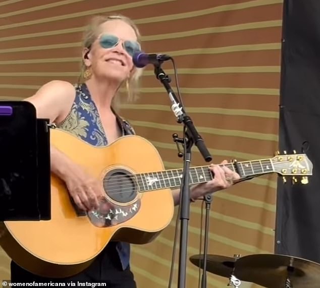 Popular country star Mary Chapin Carpenter made an appearance at the 2025 Newport Folk Festival