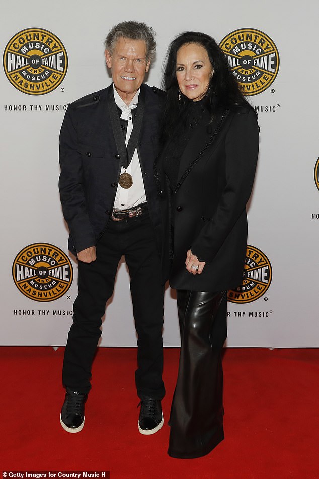 Randy Travis stepped out in style over the weekend with wife Mary for the Medallion Ceremony at the Country Music Hall of Fame and Museum in Nashville