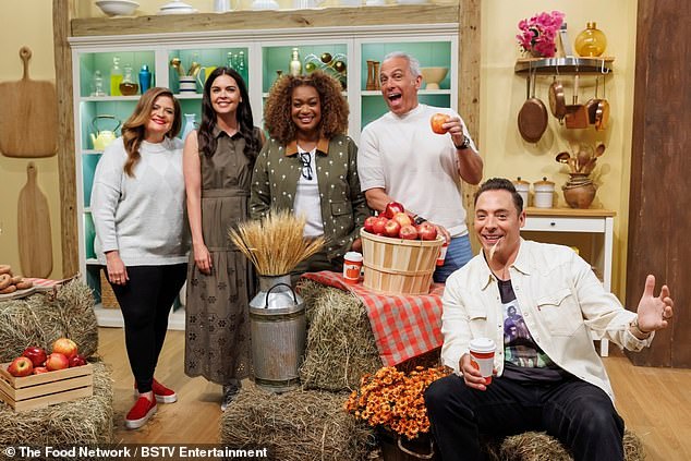 Sunny Anderson, Katie Lee Biegel, Alex Guarnaschelli and Geoffrey Zakarian, and Jeff co-hosted the show
